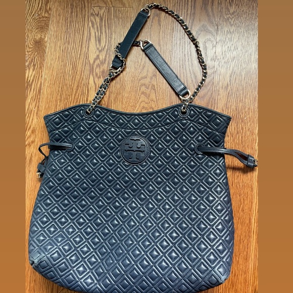Tory Burch Handbags - Tory Burch Marion Hudson Bay Navy Blue Quilted Leather Tote